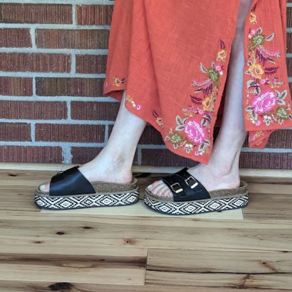 🎉LAST CHANCE🎉 FREE PEOPLE Caravelle Cork Footbed Sandals / Black - Picture 2 of 14